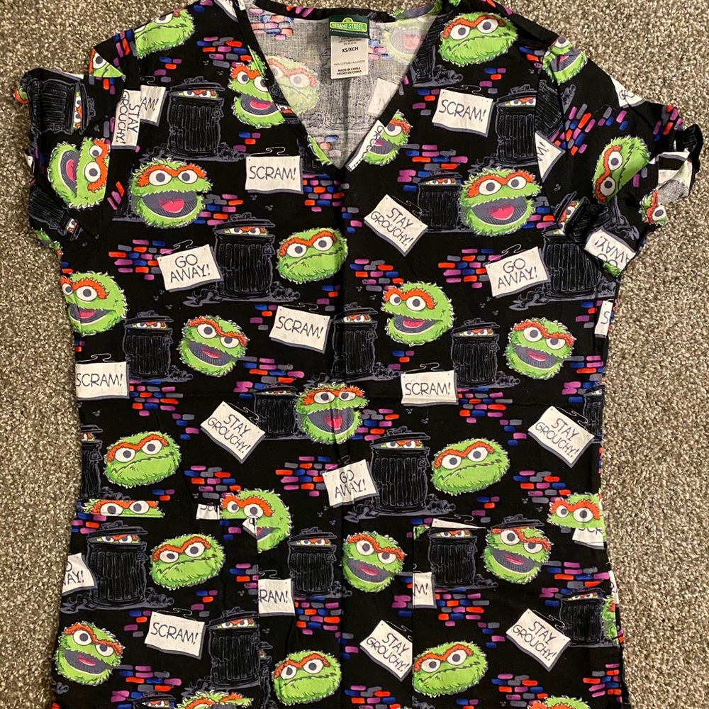 Sesame Street-Oscar the Grouch Scrub Top